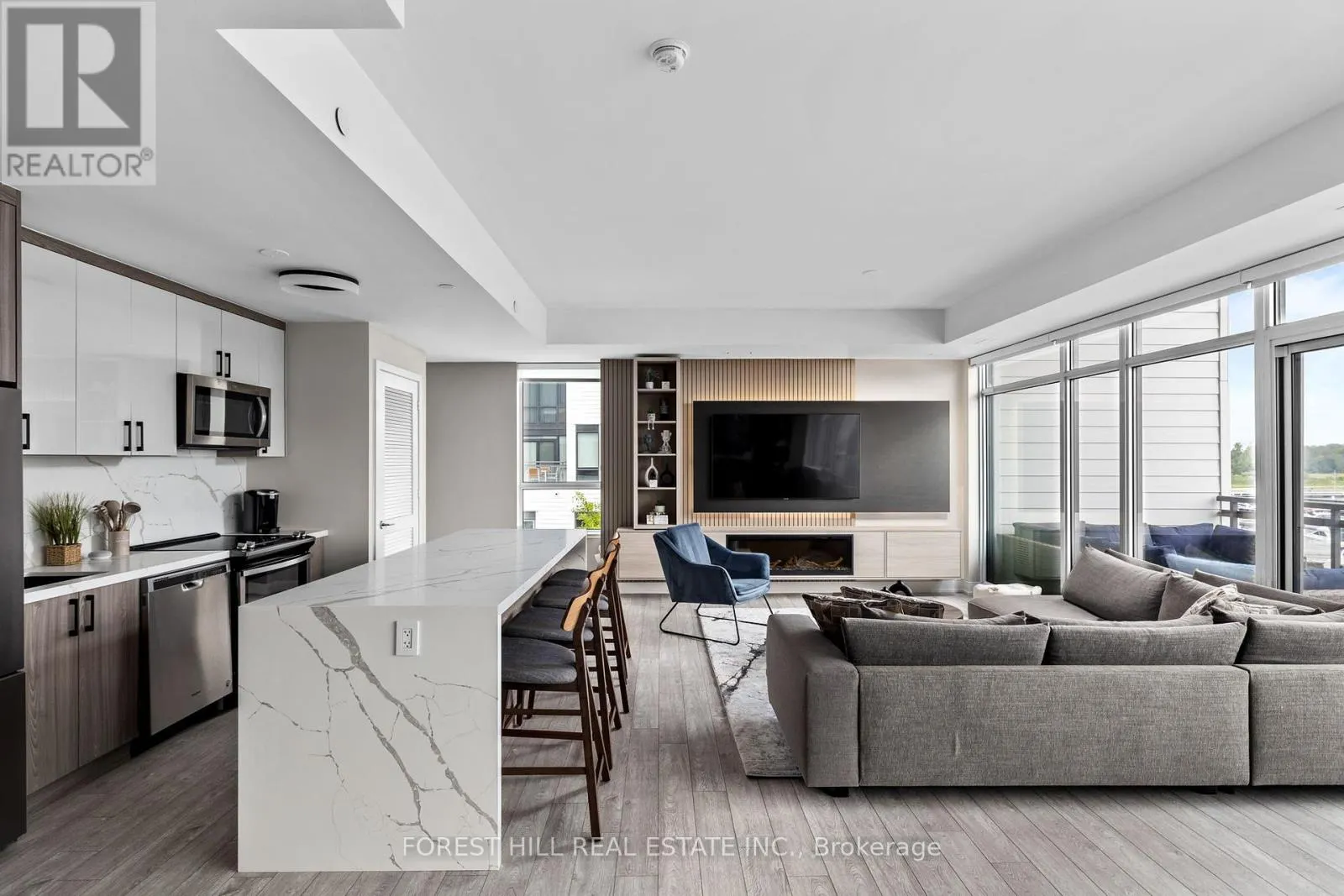 110 - 317 BROWARD WAY