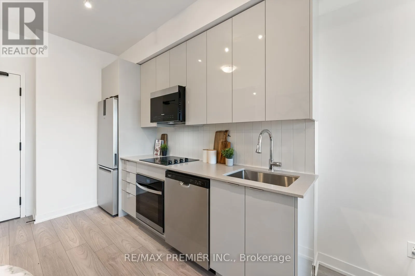308 - 474 CALDARI ROAD