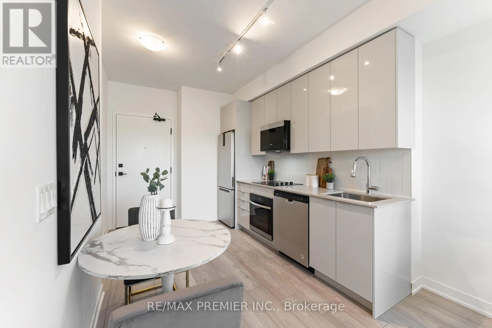 308 - 474 CALDARI ROAD
