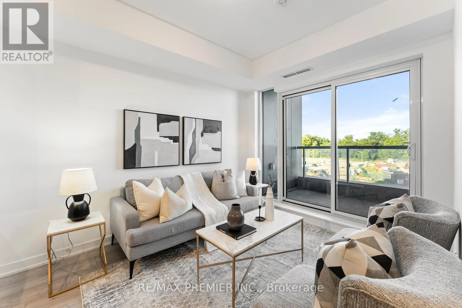 308 - 474 CALDARI ROAD