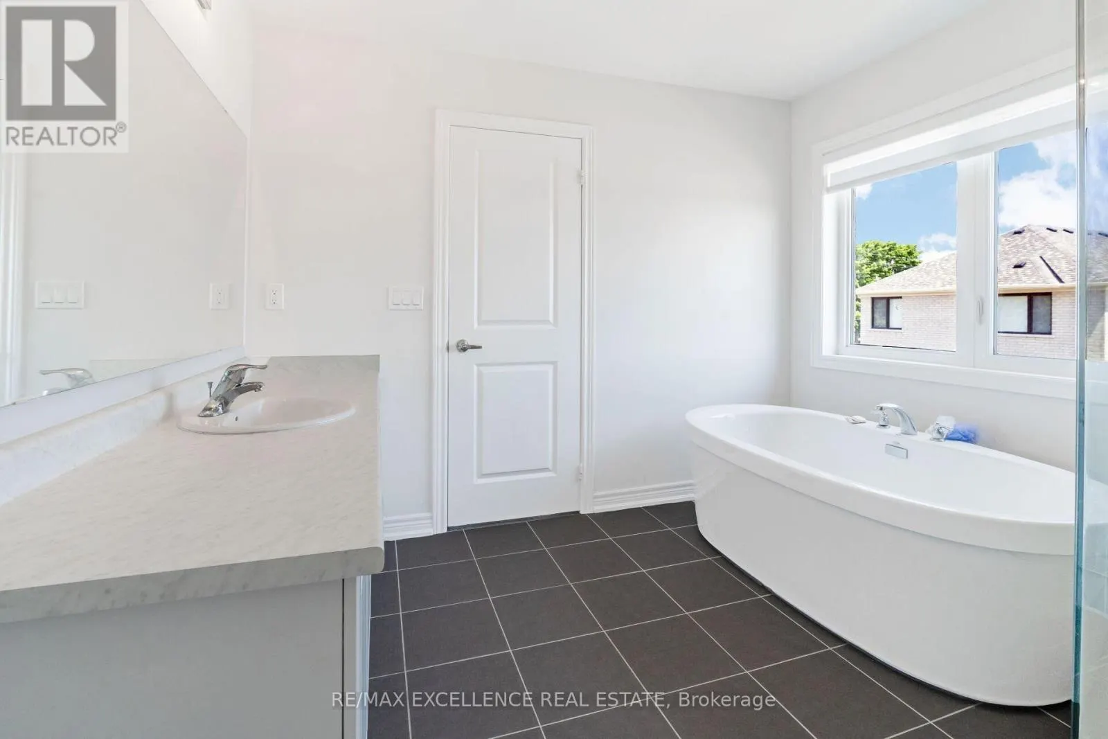 25 SAM BATTAGLIA CRESCENT