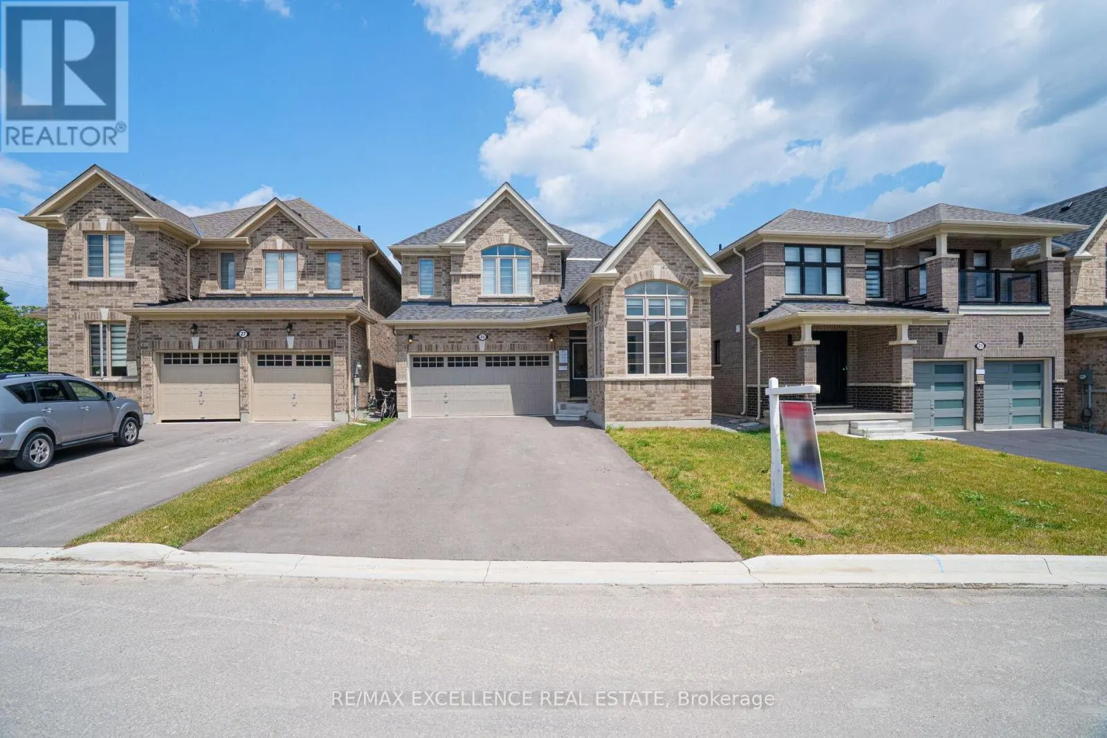 25 SAM BATTAGLIA CRESCENT