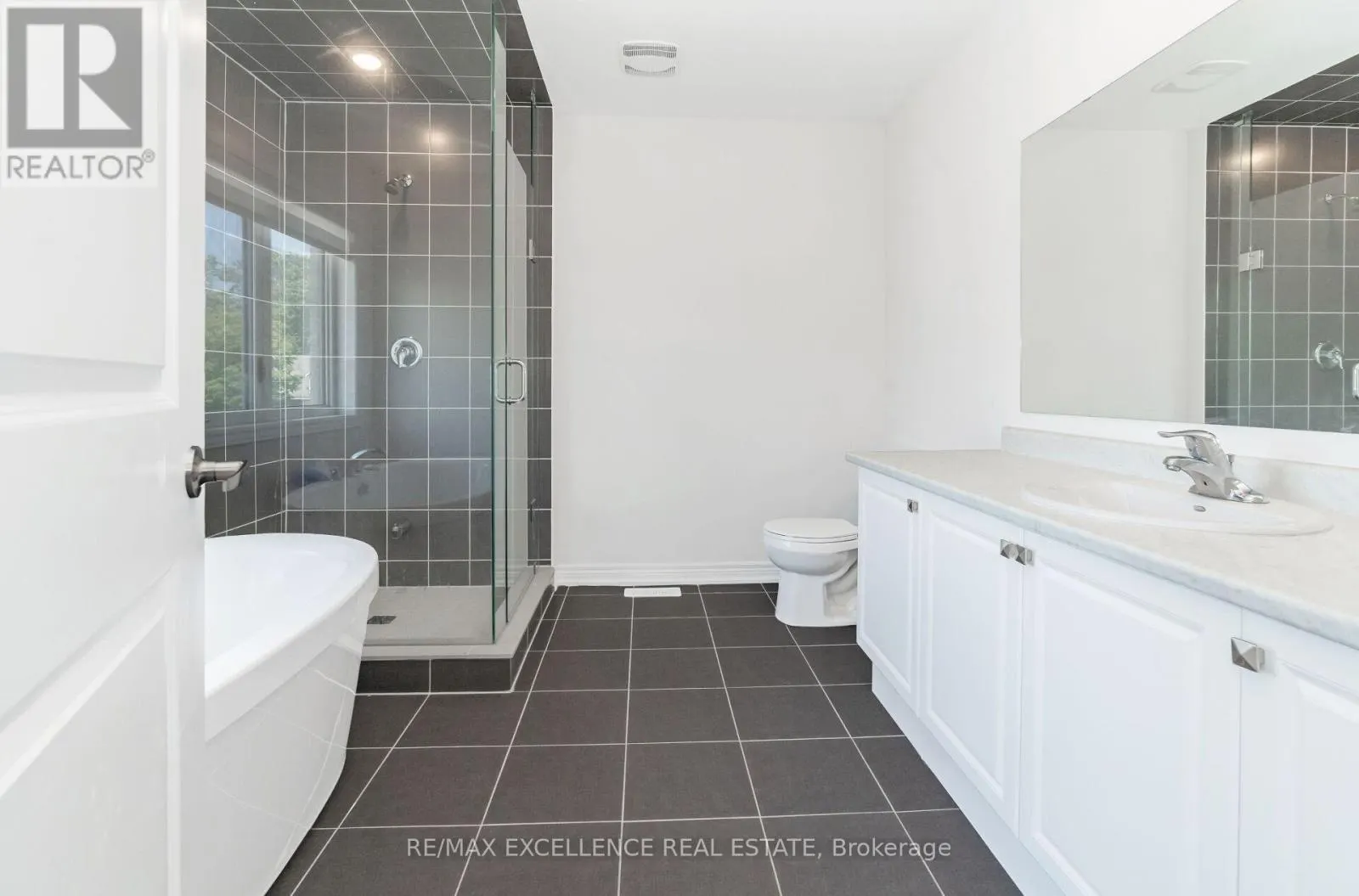 25 SAM BATTAGLIA CRESCENT