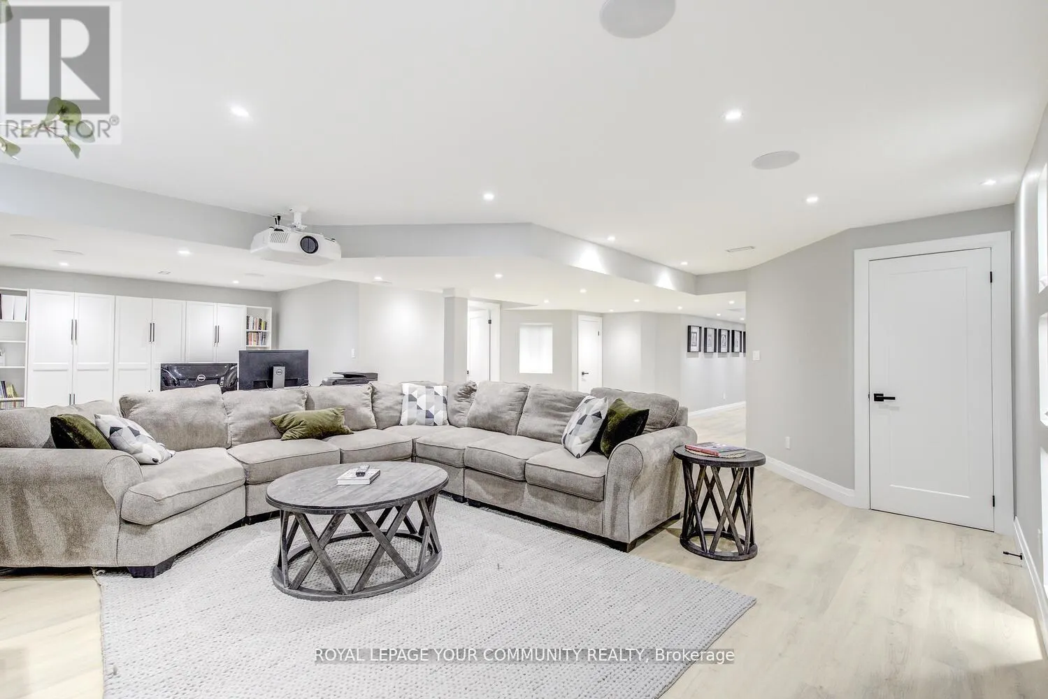 953 BARTON WAY