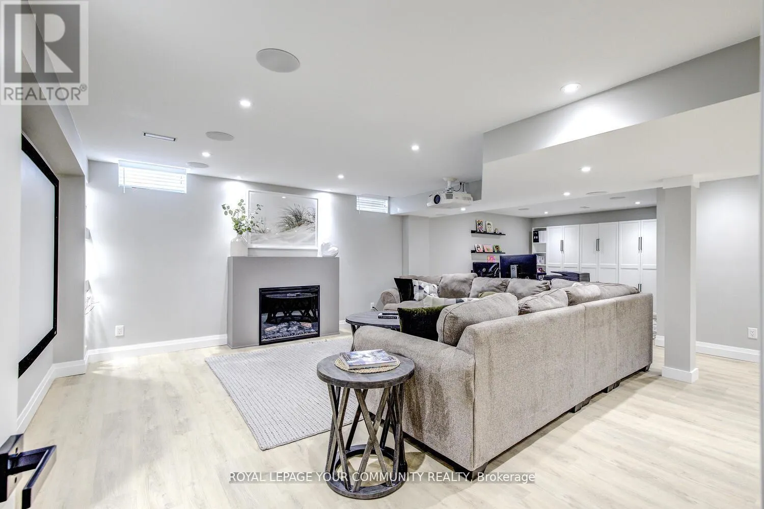 953 BARTON WAY