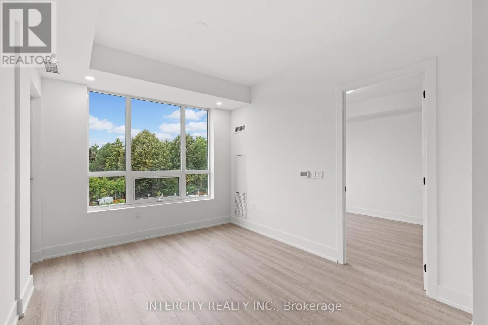 304 - 2075 KING ROAD