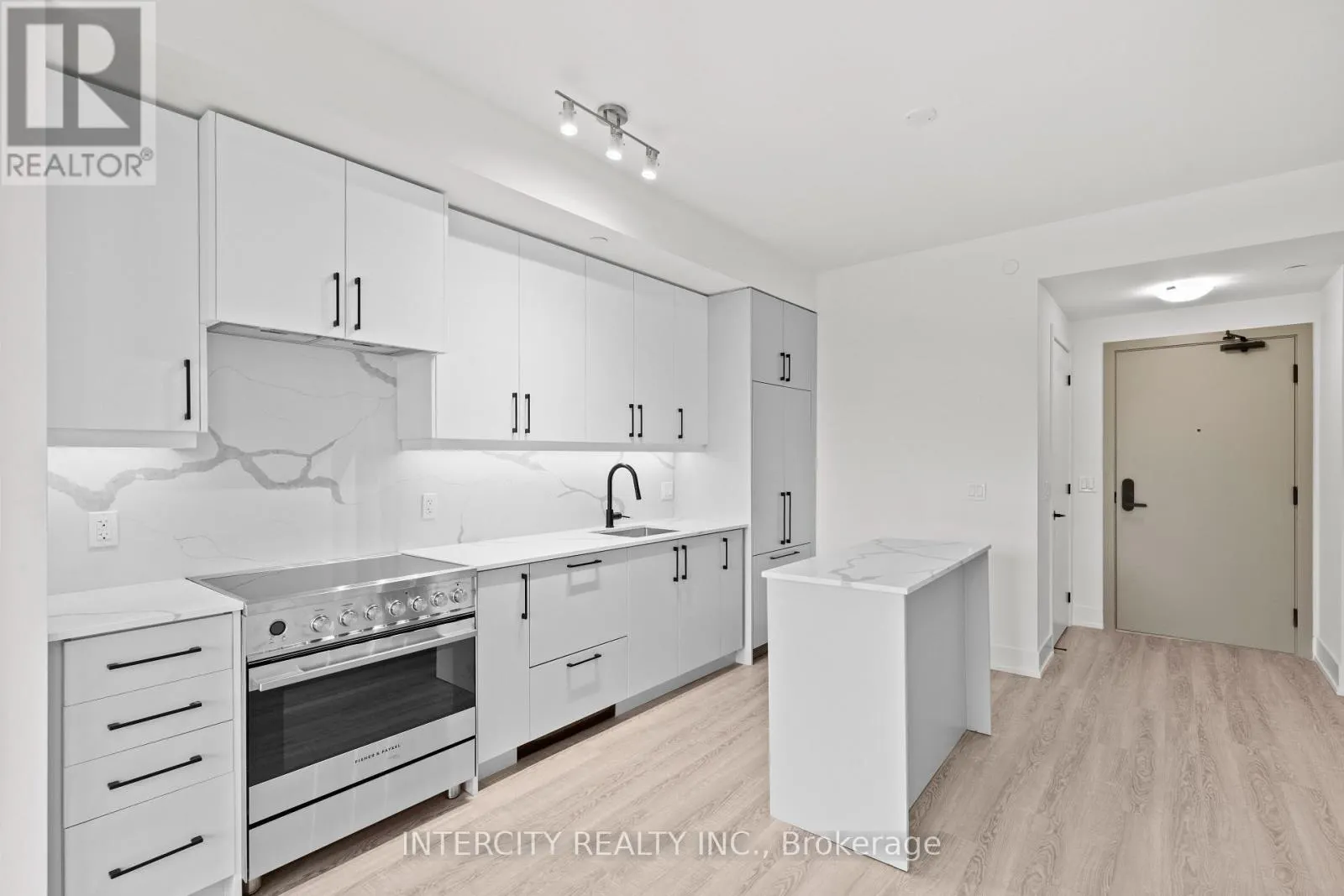 304 - 2075 KING ROAD