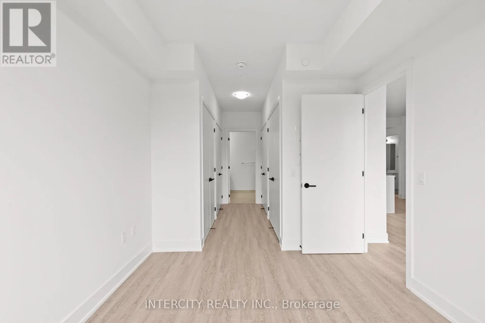 304 - 2075 KING ROAD
