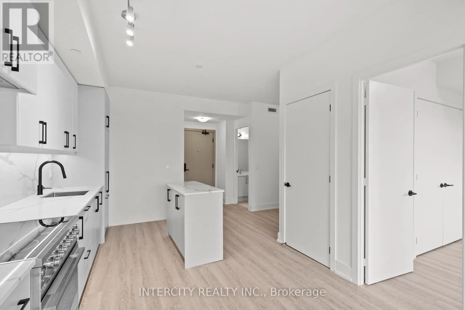 304 - 2075 KING ROAD