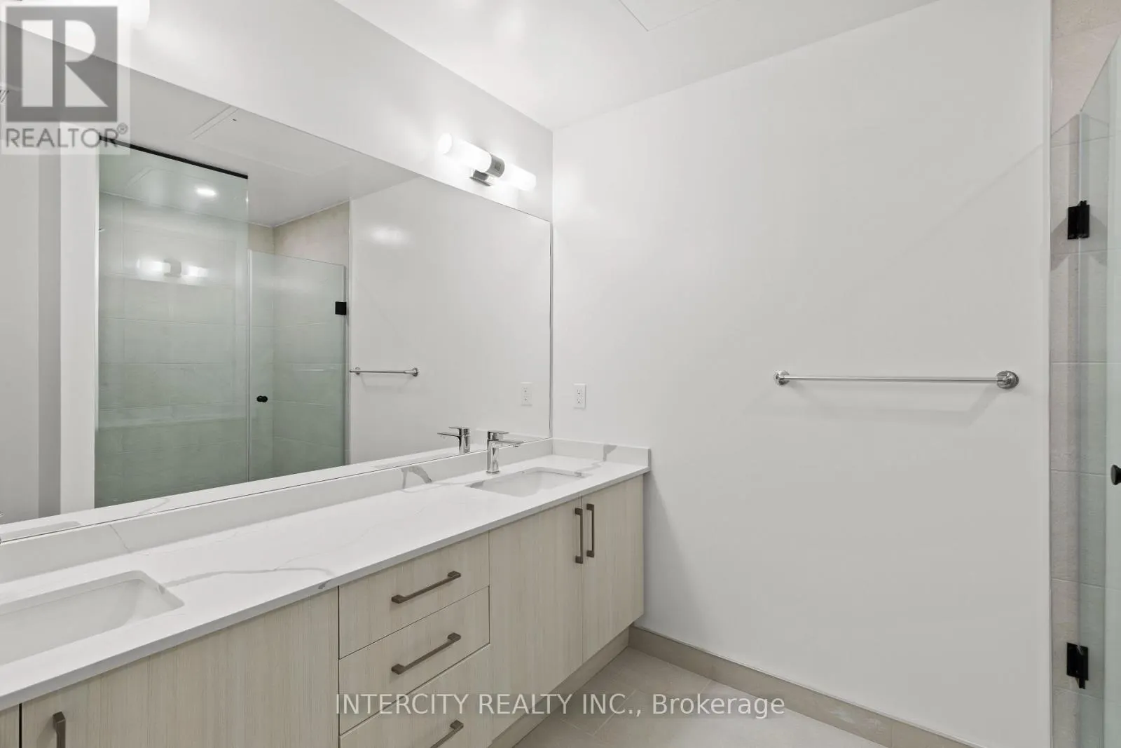 304 - 2075 KING ROAD