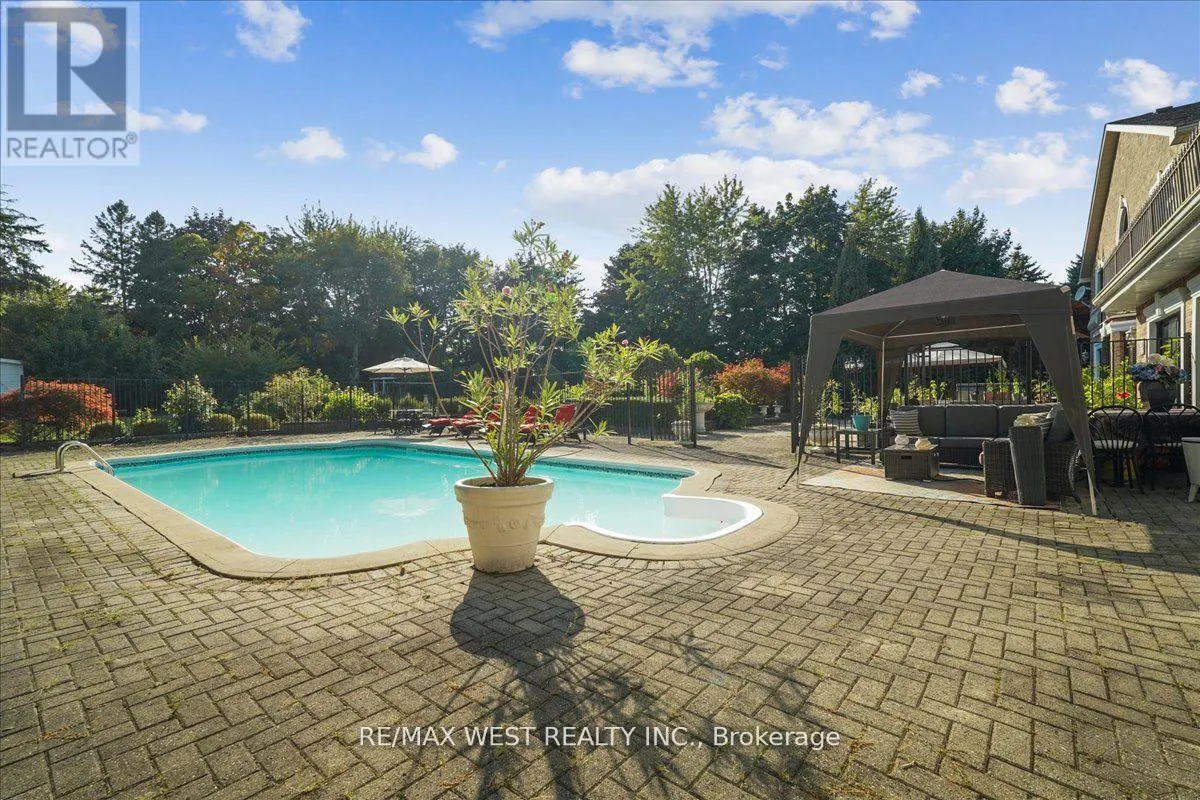 190 SANDYS DRIVE
