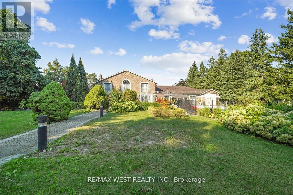 190 SANDYS DRIVE