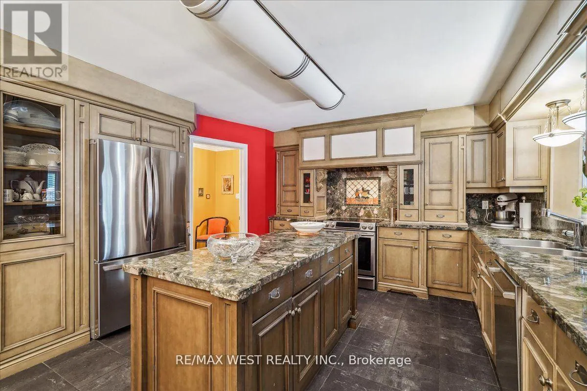 190 SANDYS DRIVE