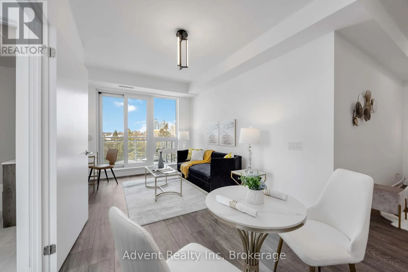 412 - 8888 YONGE STREET