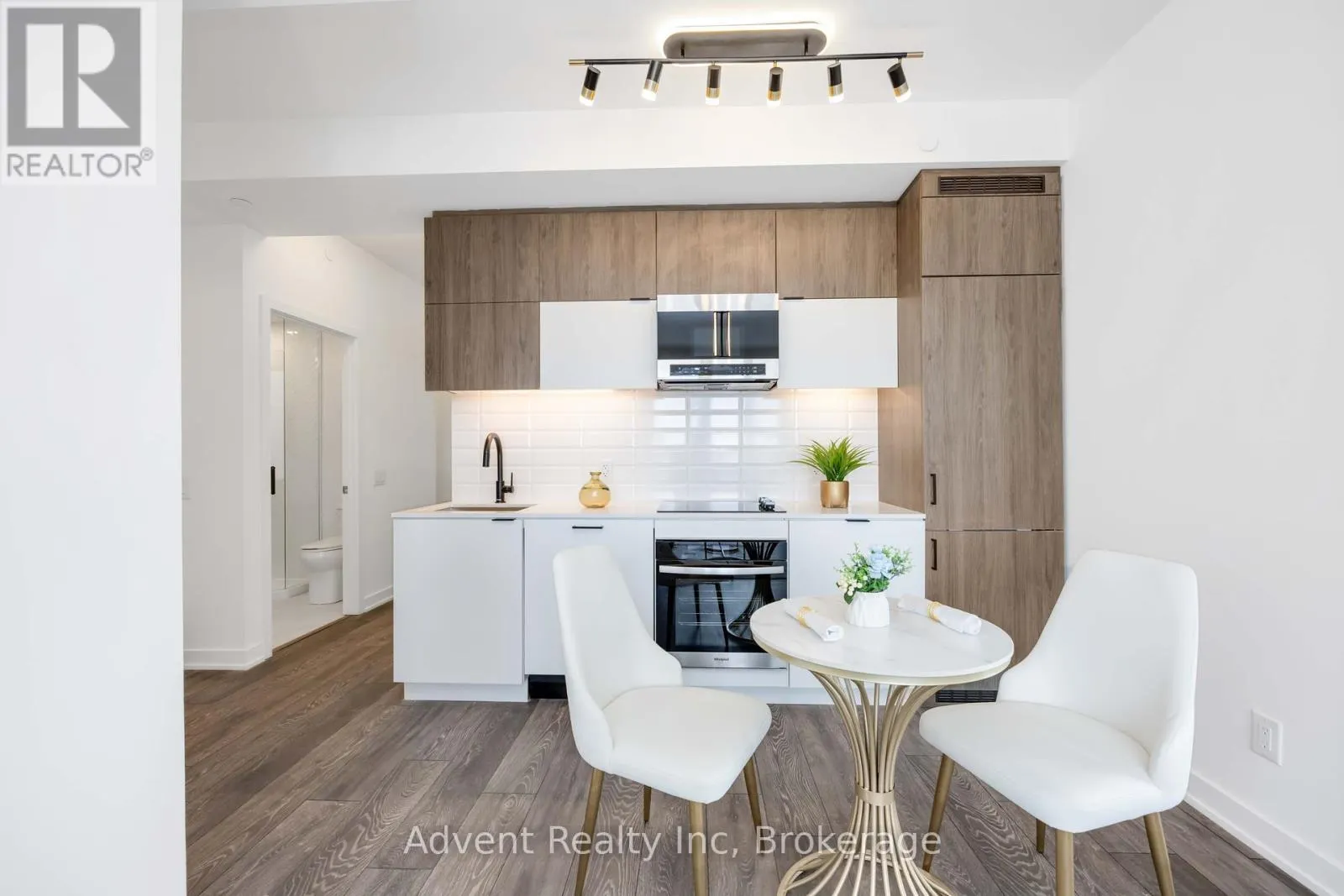 412 - 8888 YONGE STREET