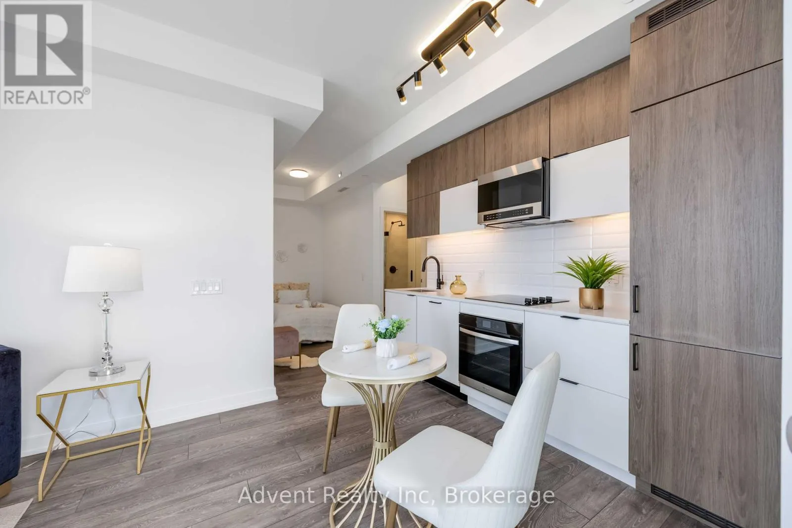 412 - 8888 YONGE STREET