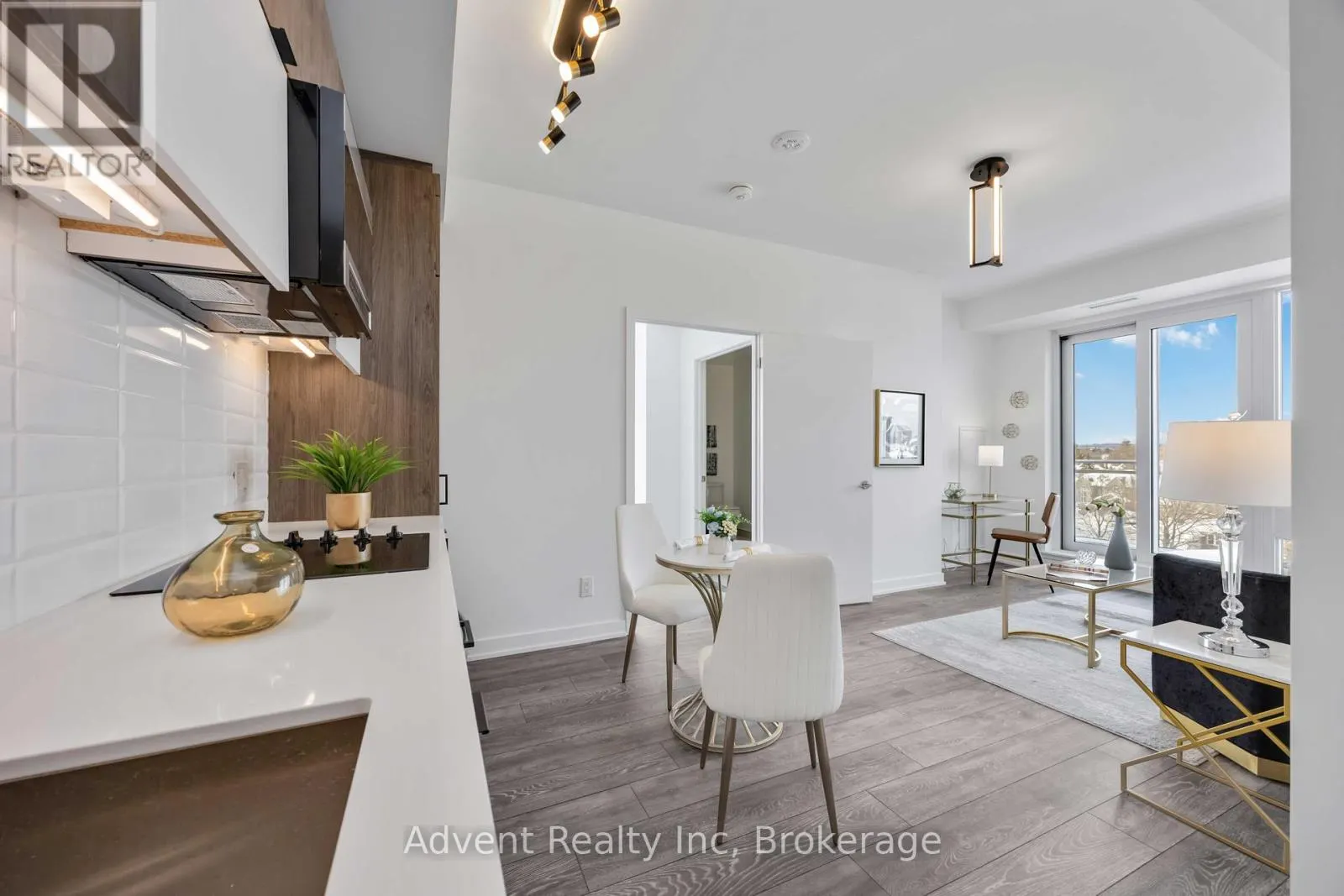 412 - 8888 YONGE STREET
