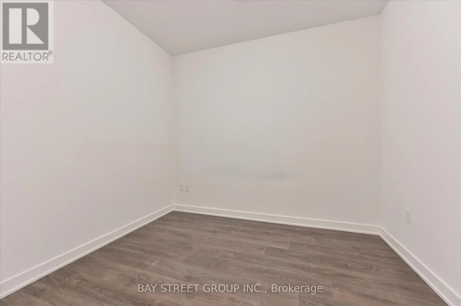 1112 - 85 ONEIDA CRESCENT