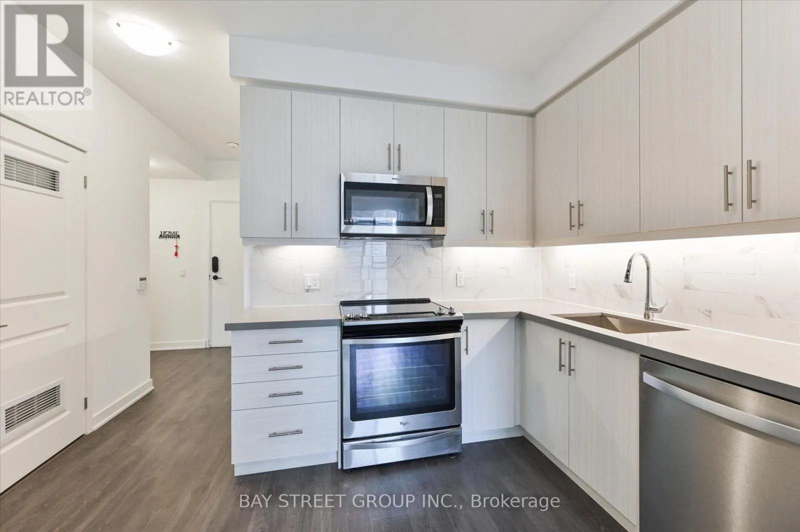 1112 - 85 ONEIDA CRESCENT