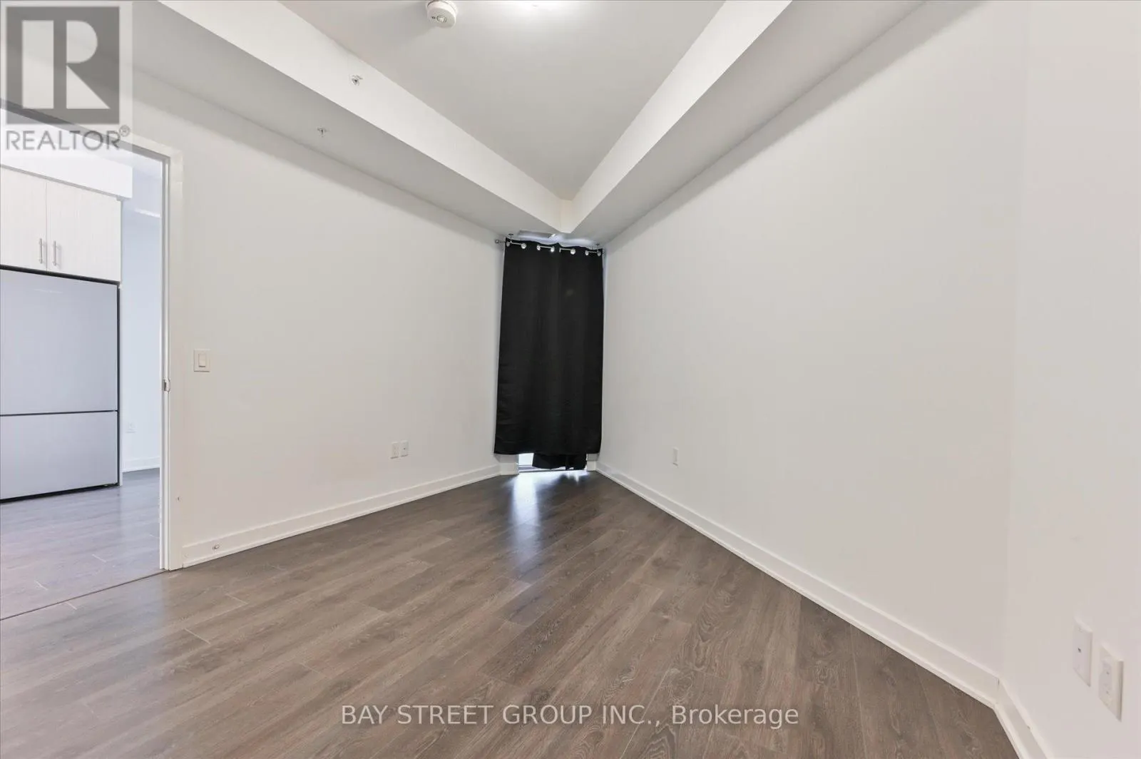 1112 - 85 ONEIDA CRESCENT