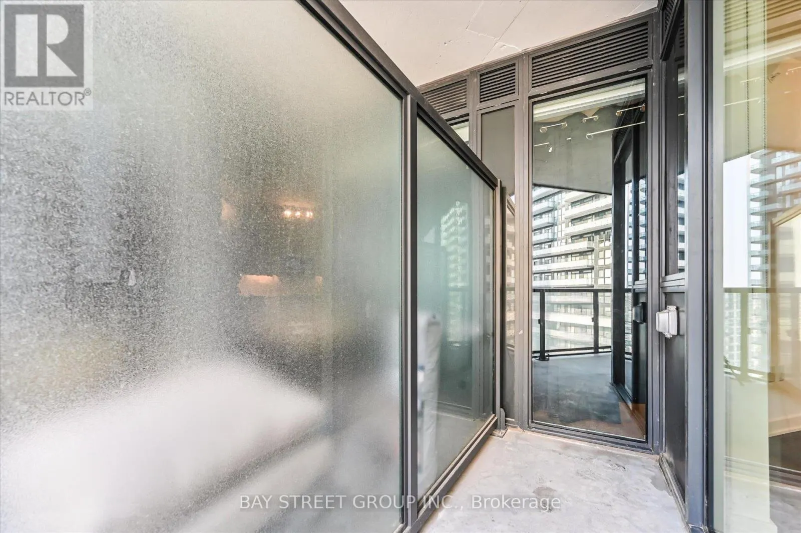 1112 - 85 ONEIDA CRESCENT