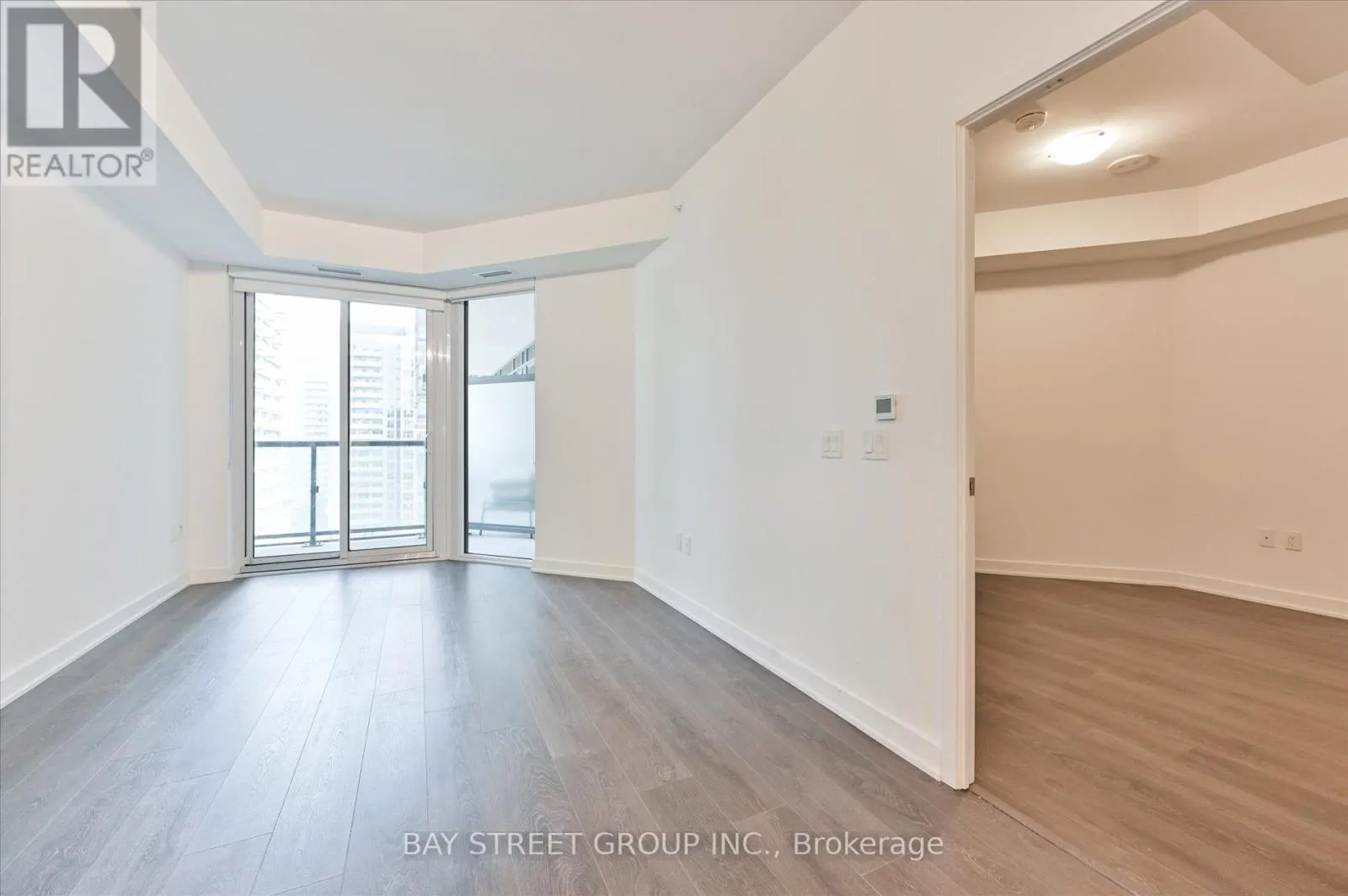 1112 - 85 ONEIDA CRESCENT