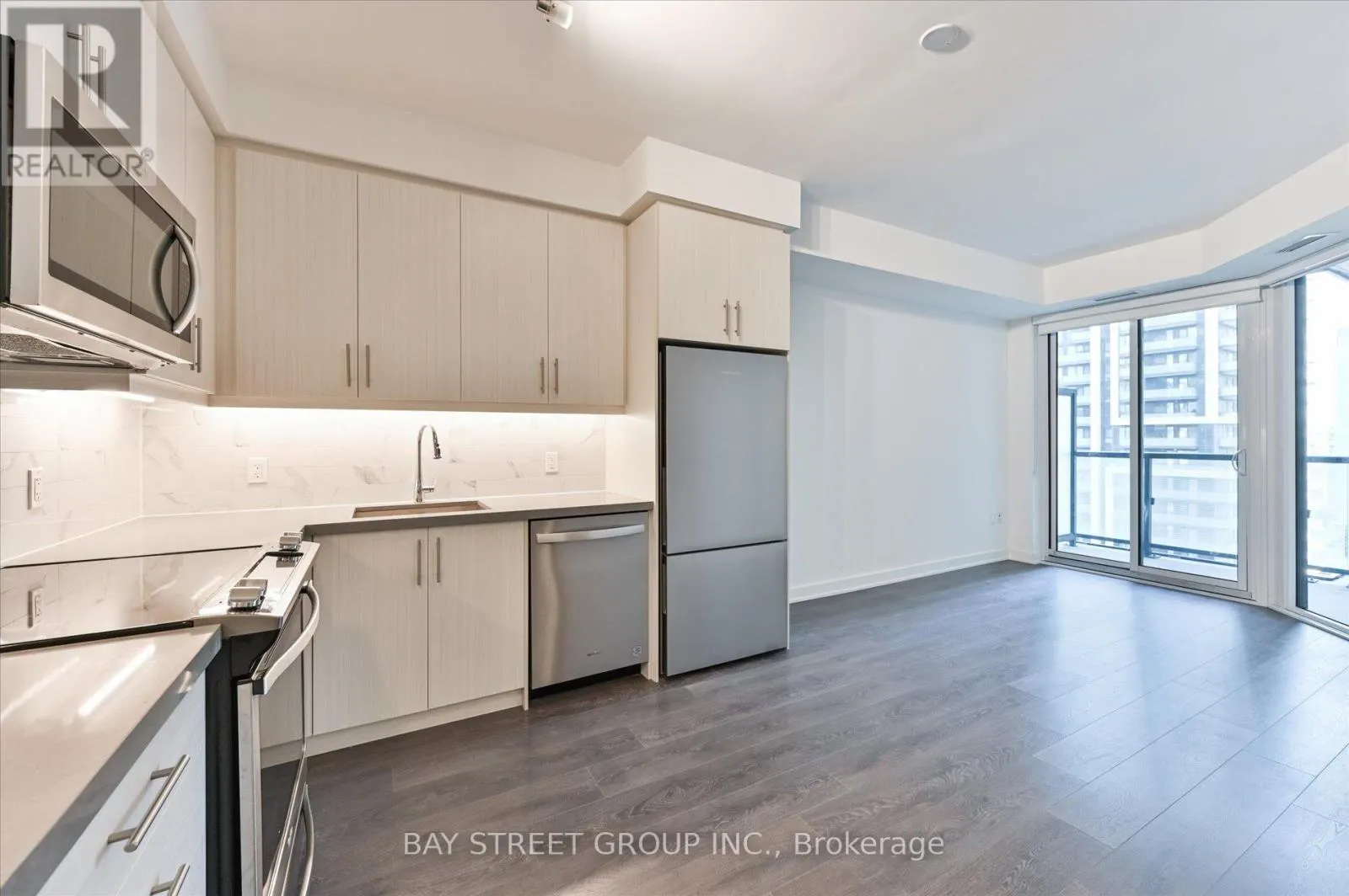 1112 - 85 ONEIDA CRESCENT