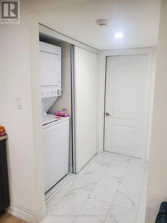 BSMT - 303 BATHURST GLEN DRIVE