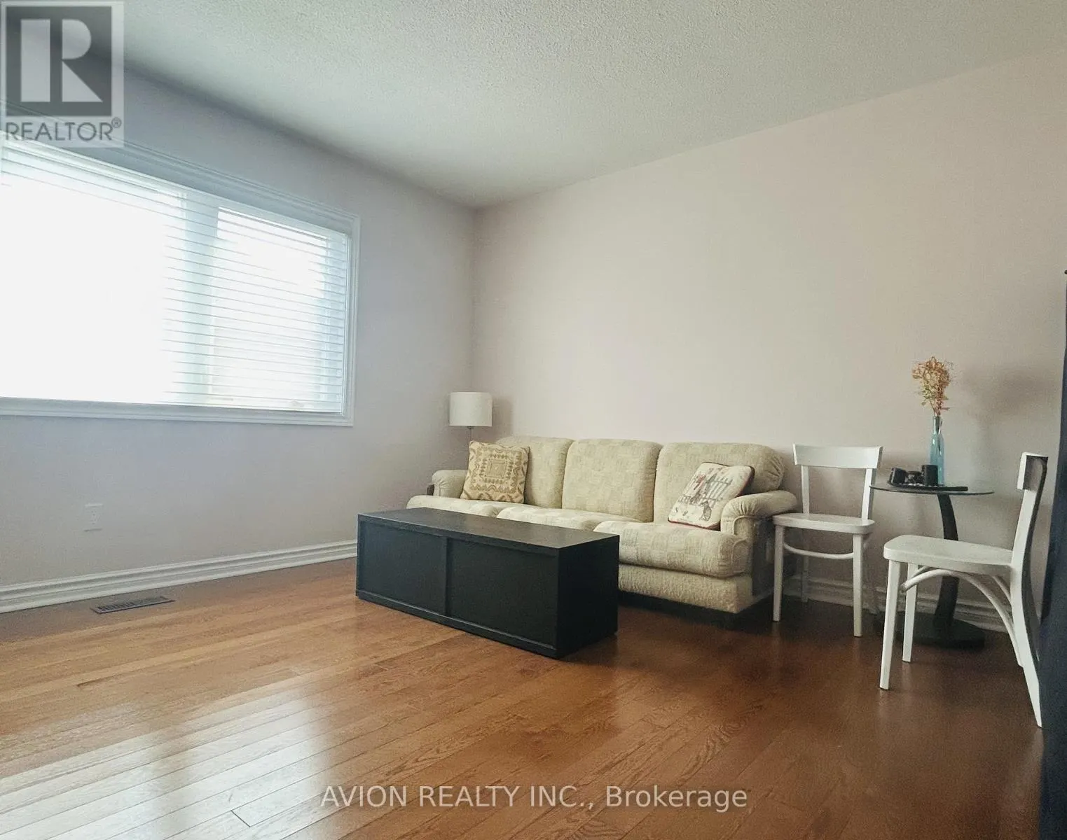 439 WELDRICK ROAD E