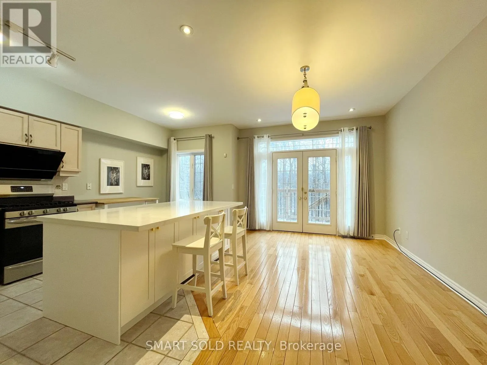 16 CRISPIN COURT