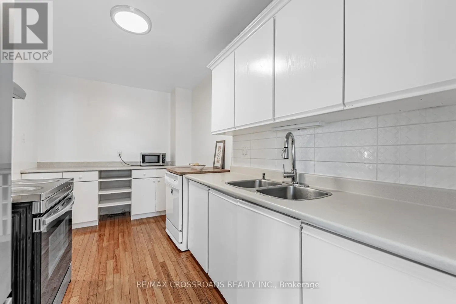 22 - 260 AVENUE AVENUE
