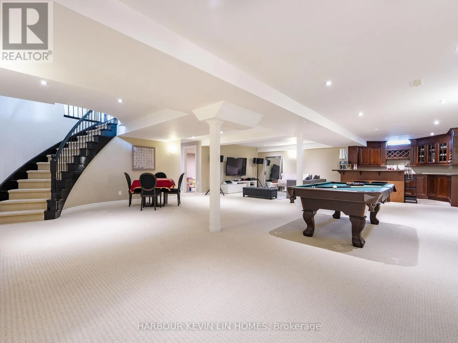 9 DALEWOOD DRIVE