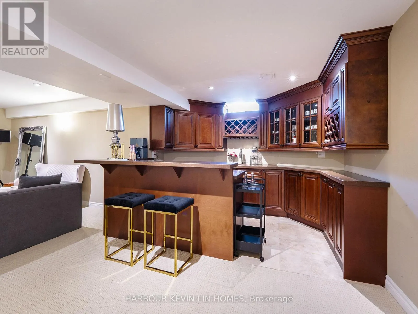 9 DALEWOOD DRIVE