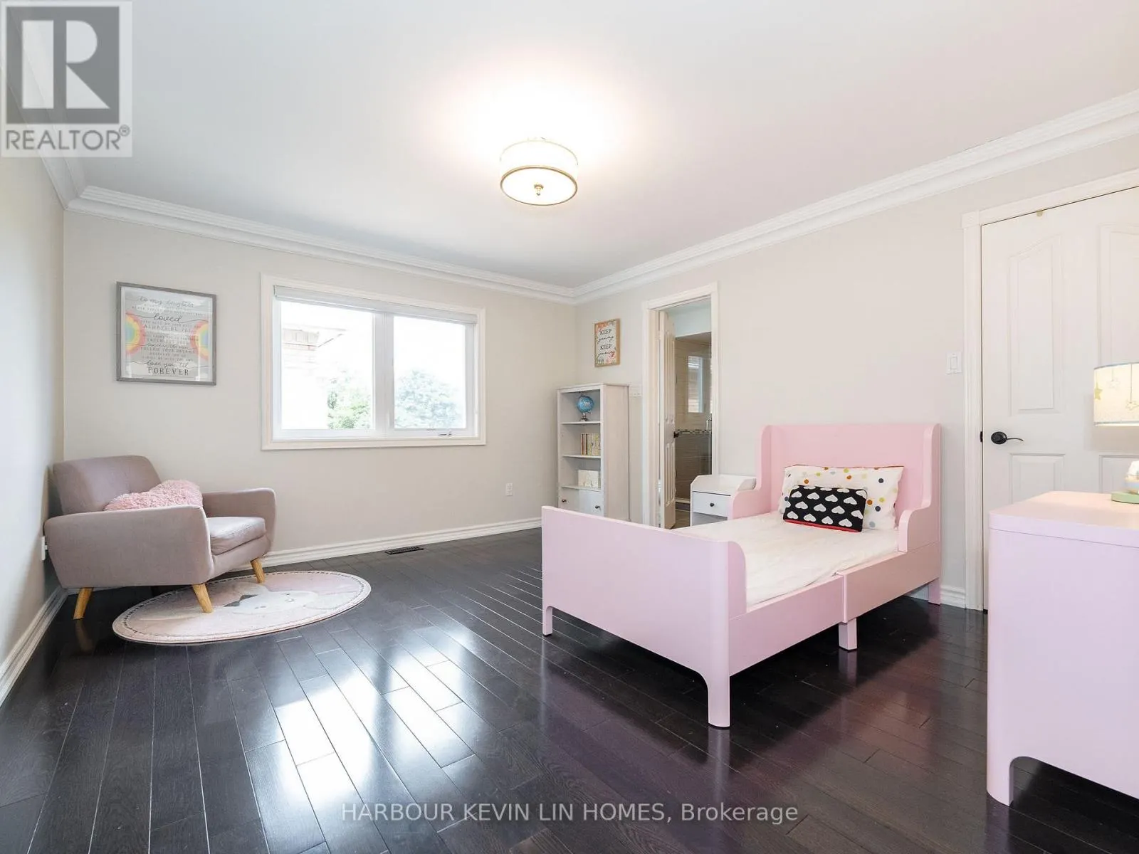 9 DALEWOOD DRIVE