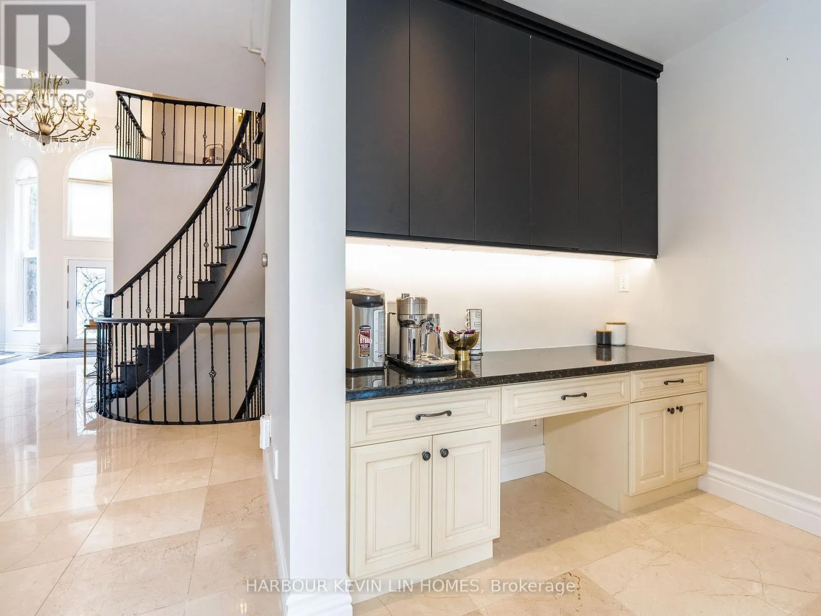9 DALEWOOD DRIVE