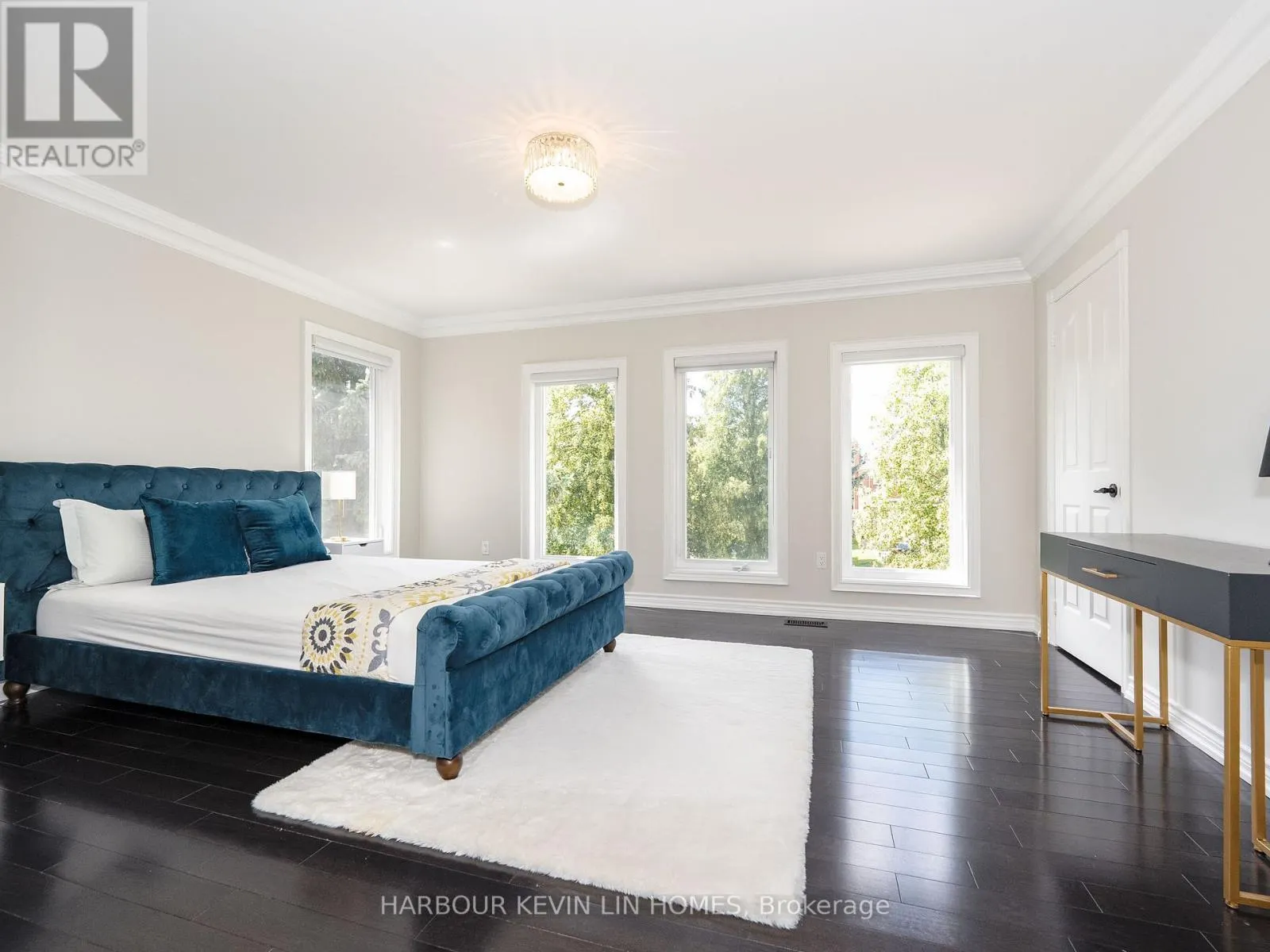 9 DALEWOOD DRIVE