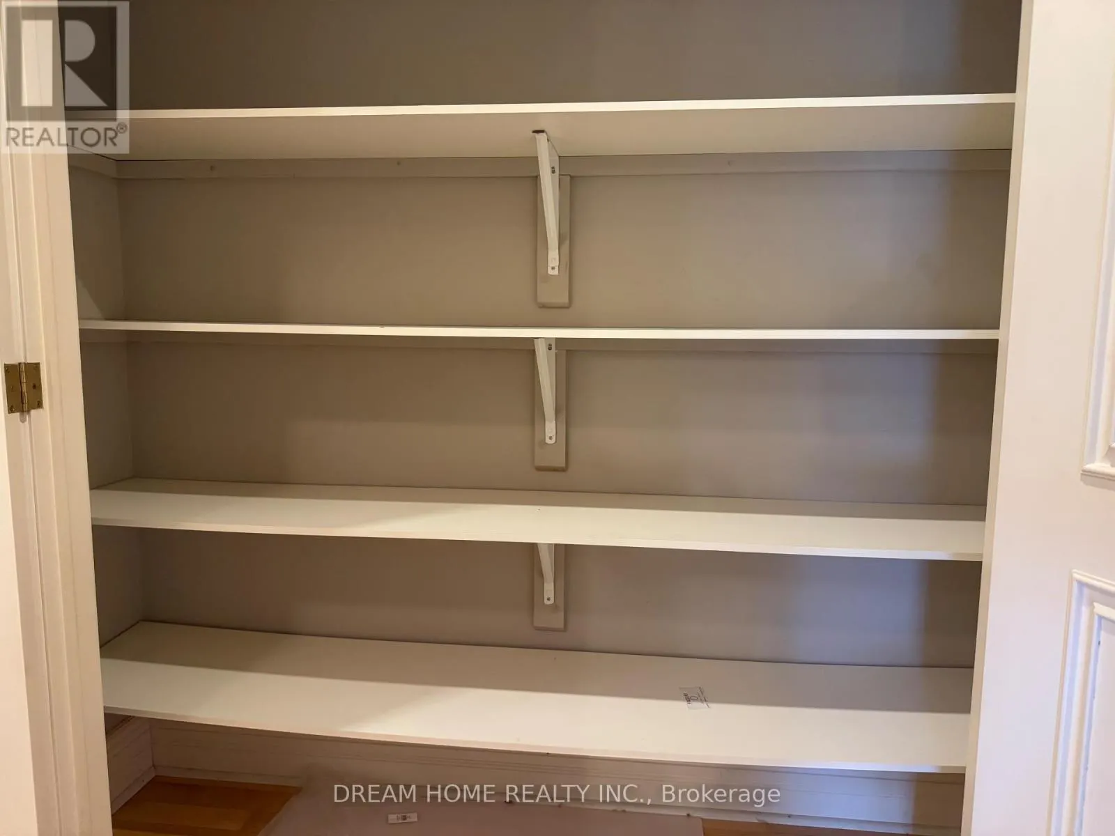 SIDE UNIT - 2 CORTINA COURT