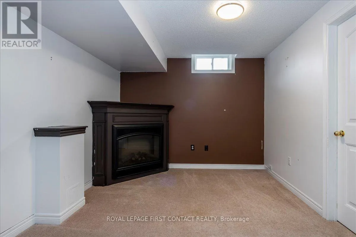 22 ADMIRAL CRESCENT