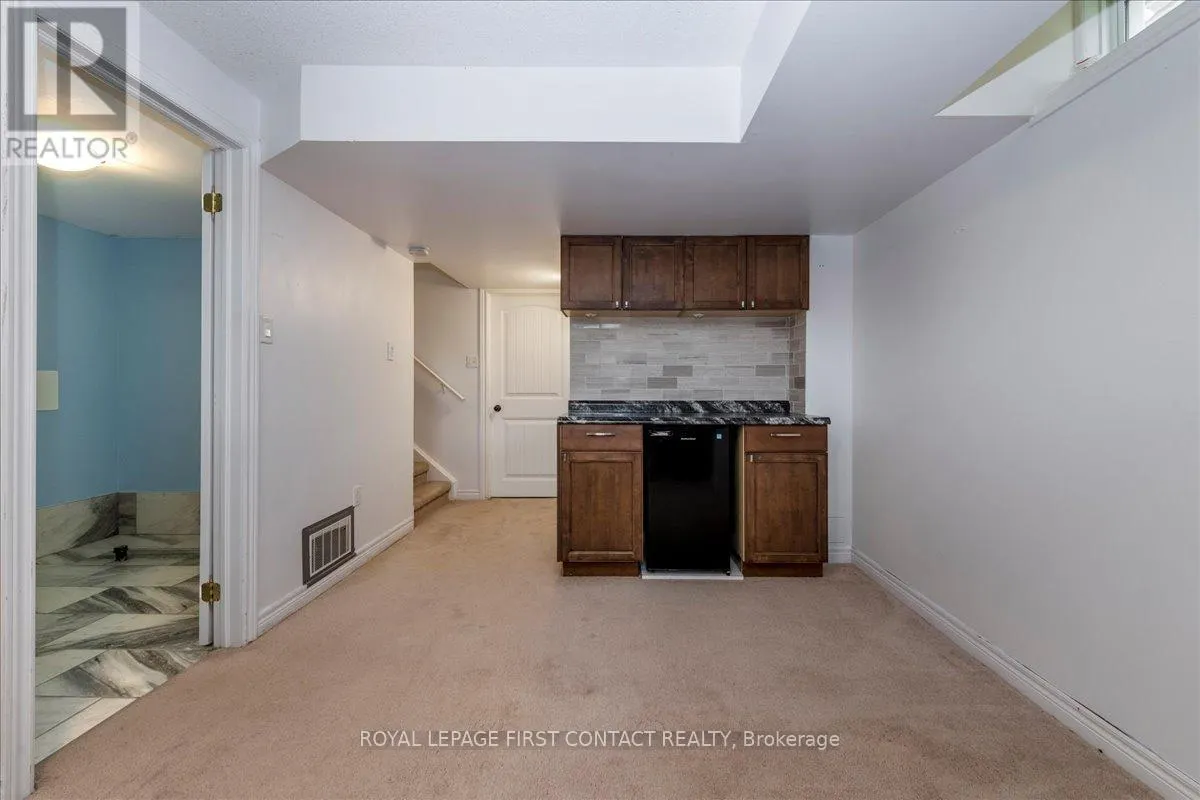 22 ADMIRAL CRESCENT