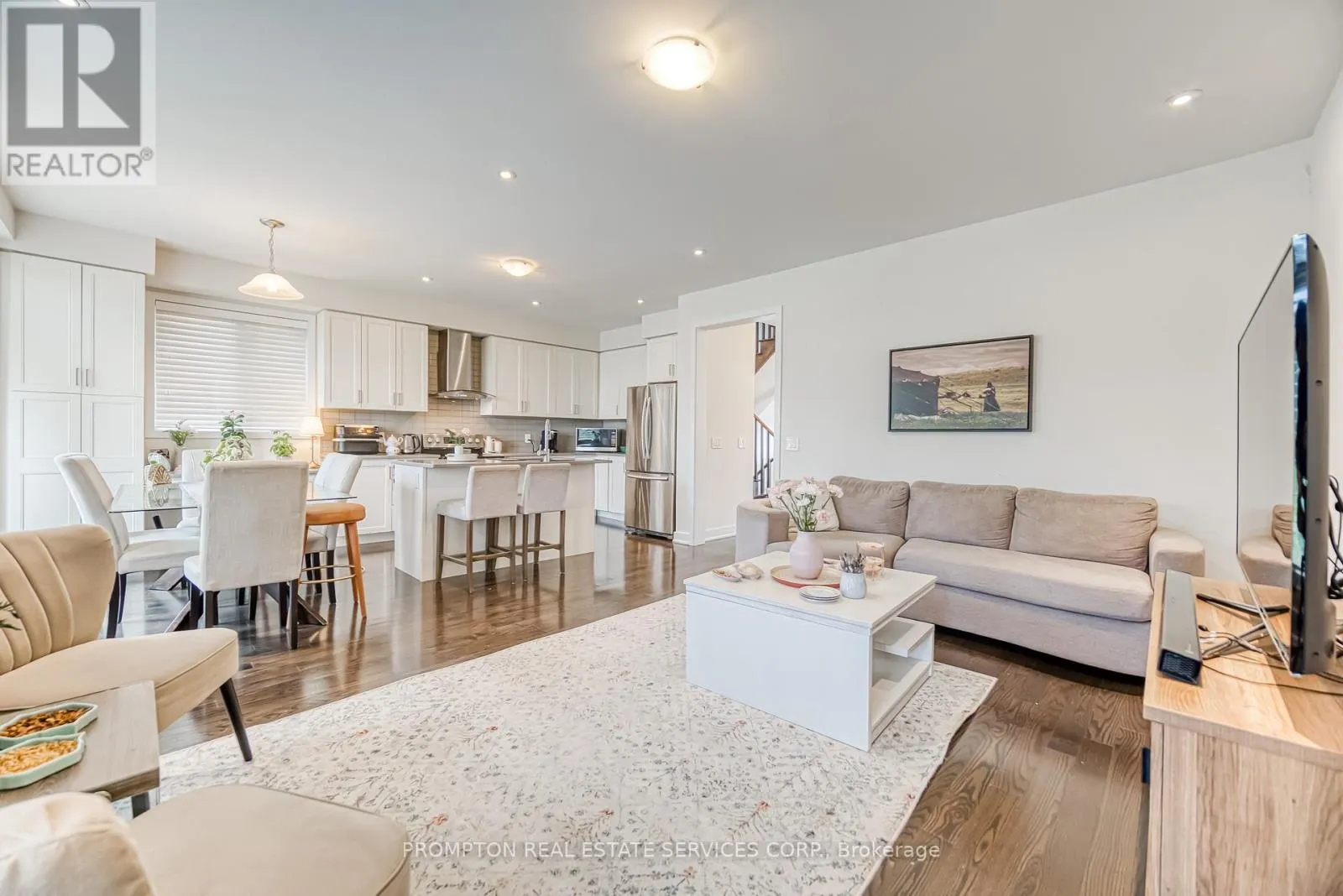 48 HELLIWELL CRESCENT