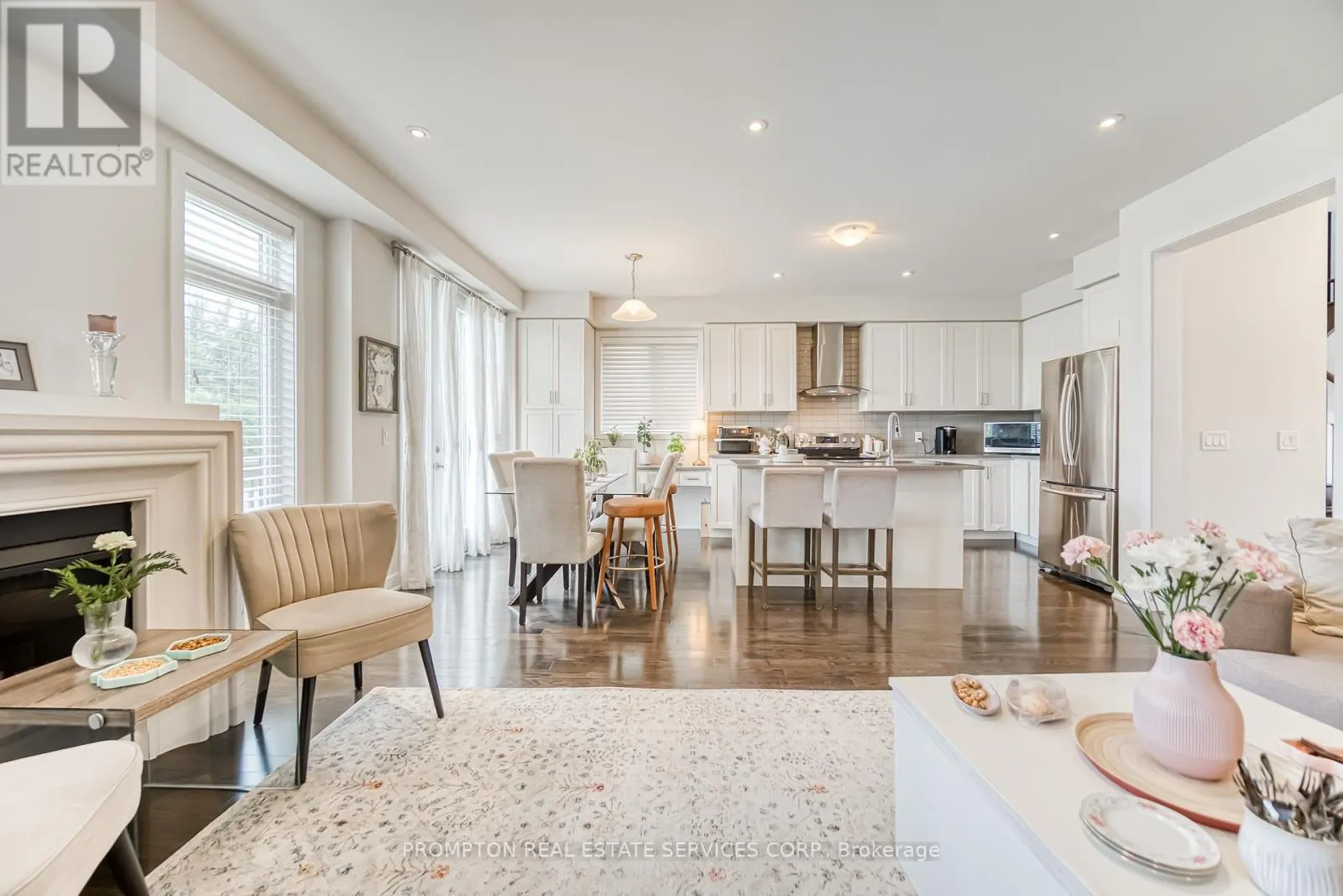 48 HELLIWELL CRESCENT