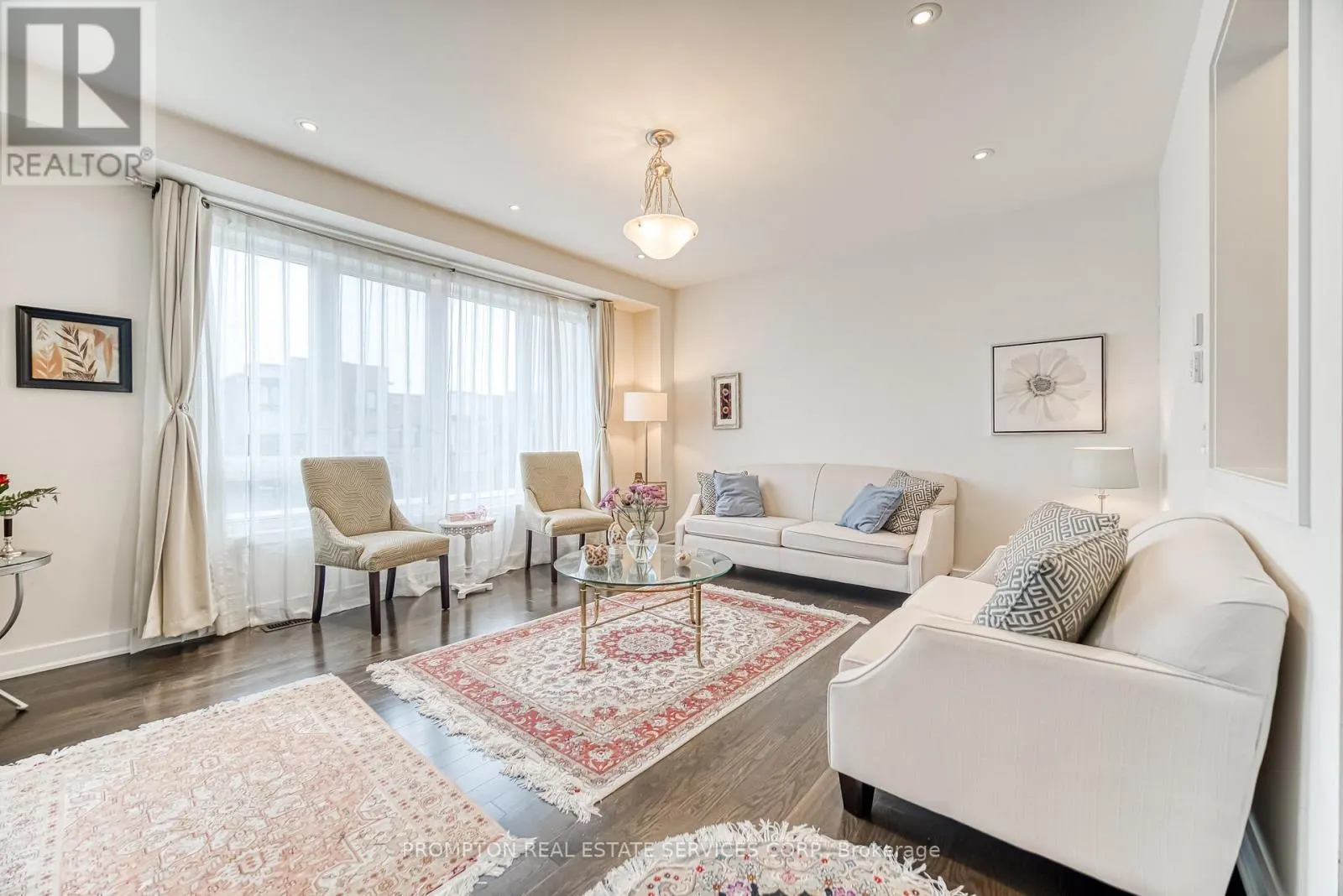48 HELLIWELL CRESCENT