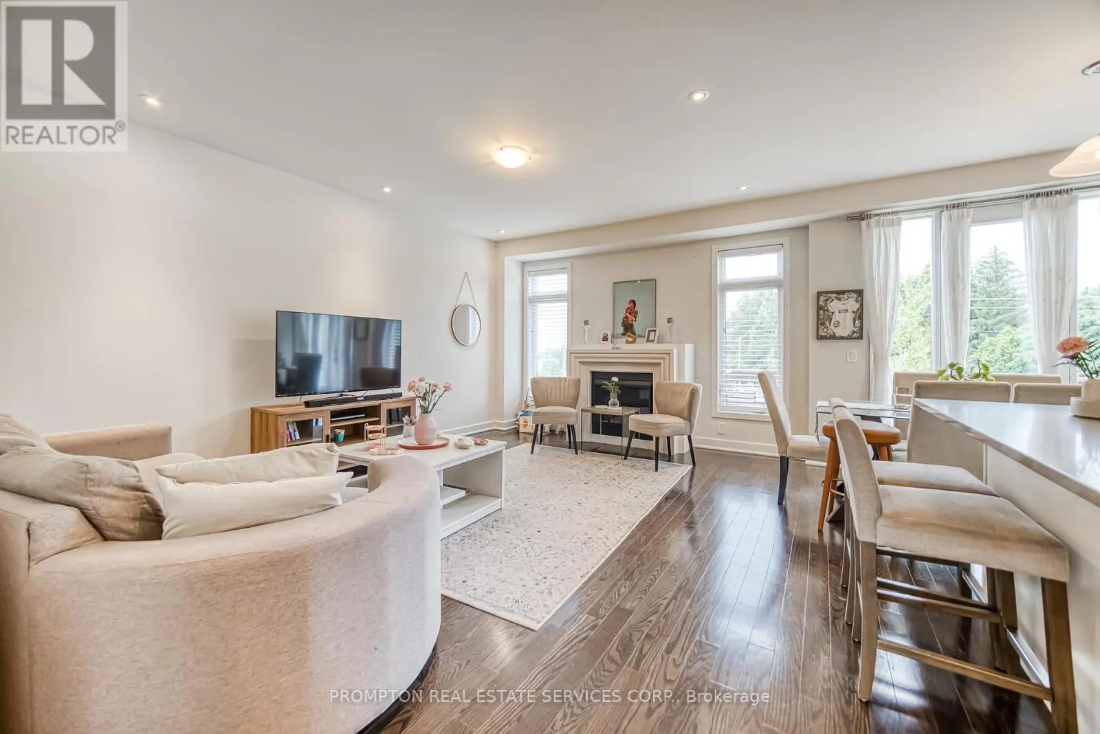 48 HELLIWELL CRESCENT