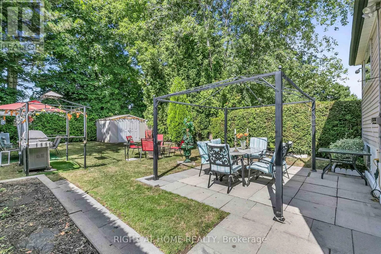 168 SPRINGHEAD GARDENS