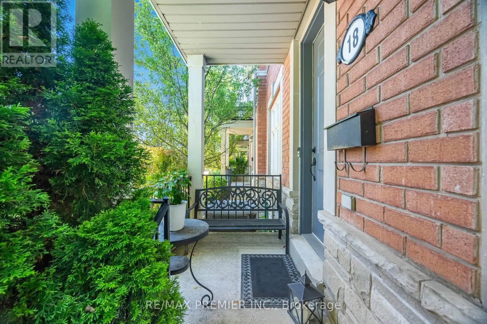 18 HELEN STREET