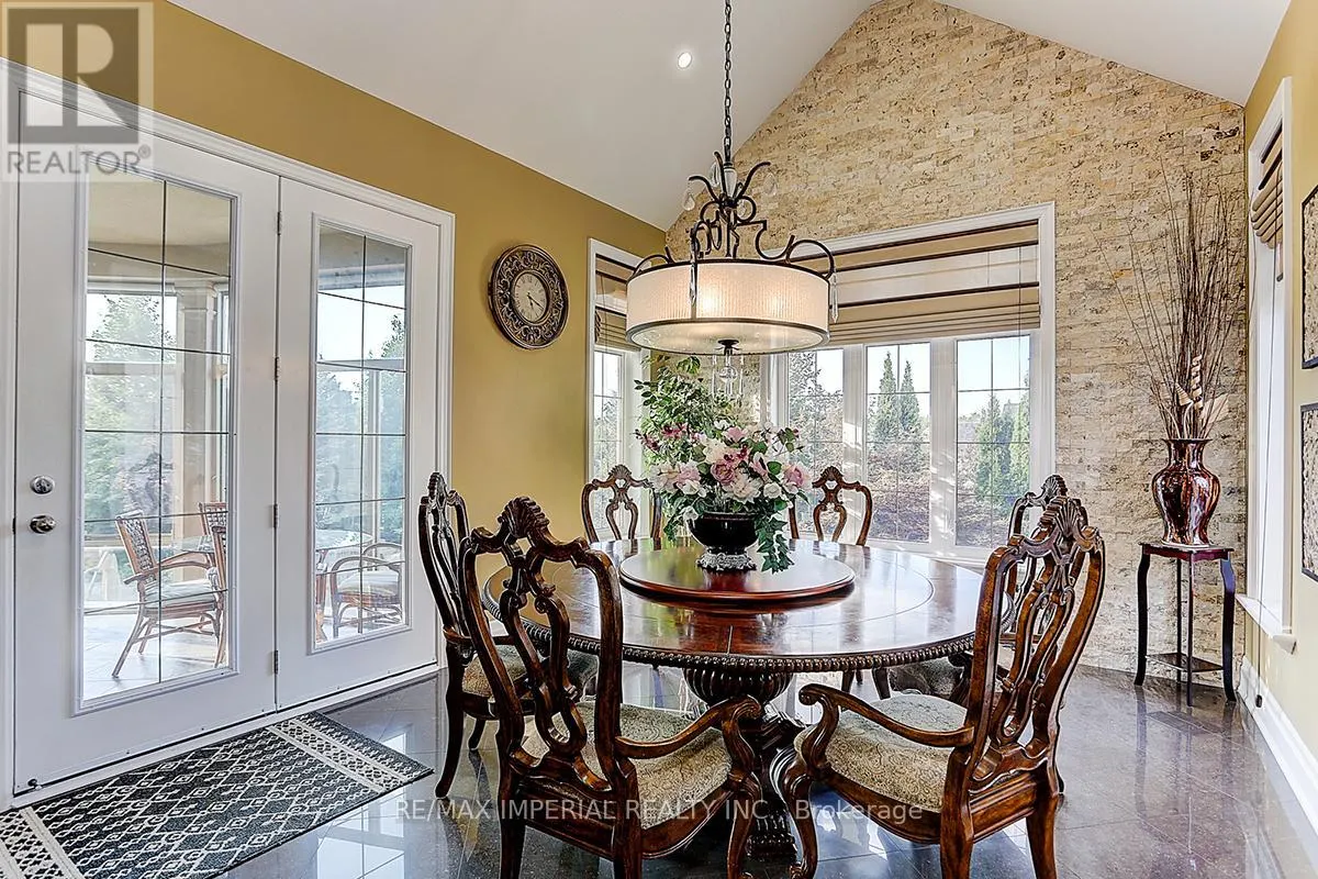 39 FIORELLO COURT