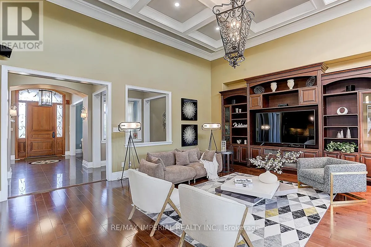 39 FIORELLO COURT
