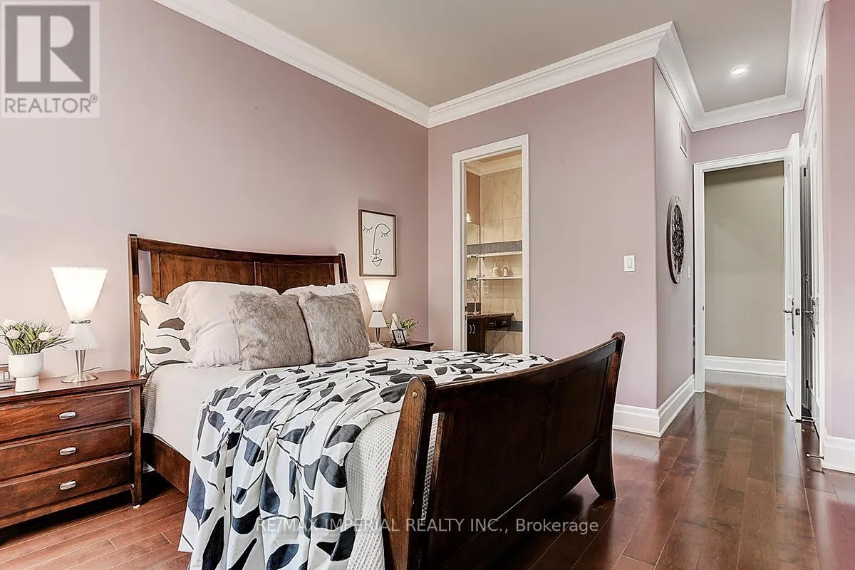 39 FIORELLO COURT