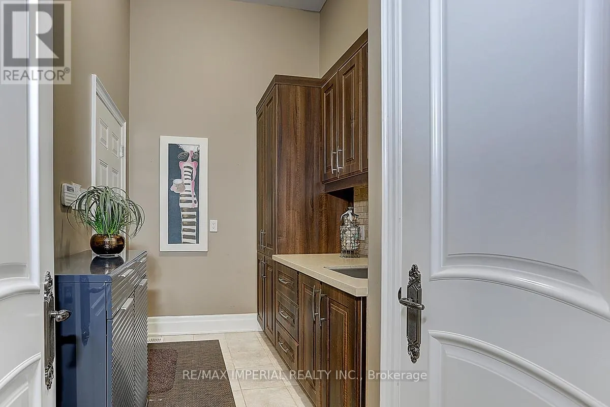 39 FIORELLO COURT