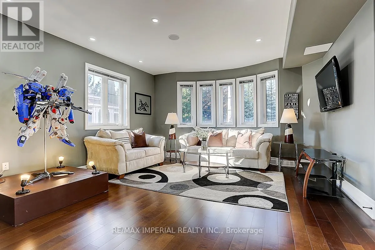 39 FIORELLO COURT